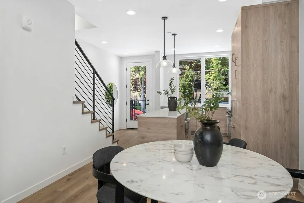 118 C 2nd Street S, Kirkland, WA 98033