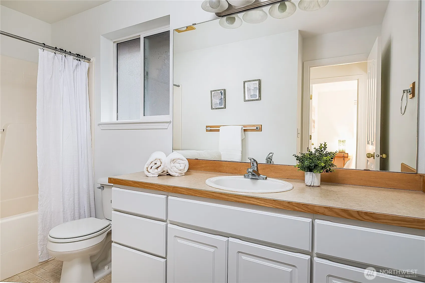 17121 3rd Place W, Bothell, WA 98012