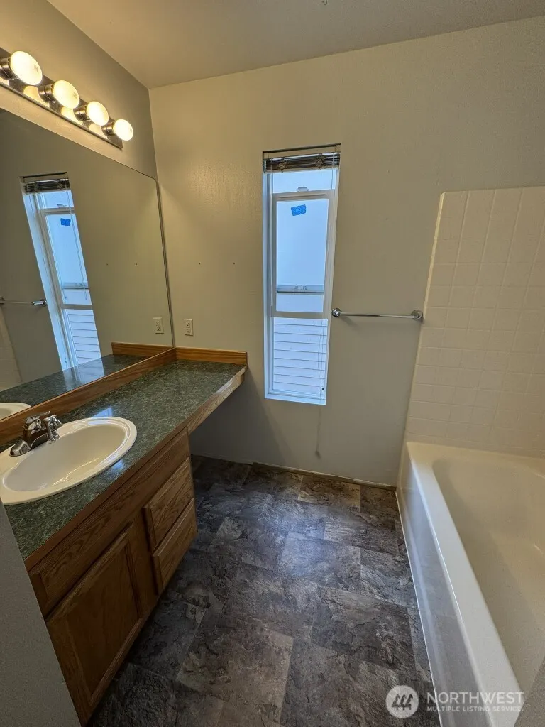 22324 NE 100th Way , Redmond, WA 98053