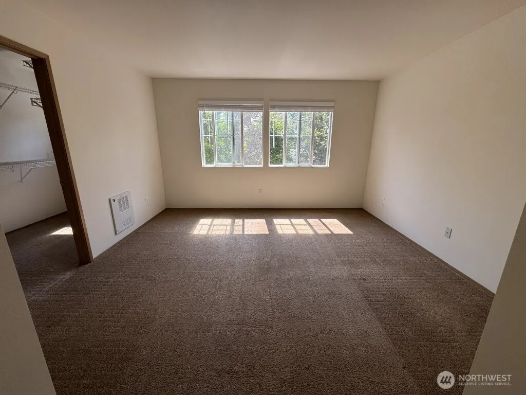 22324 NE 100th Way , Redmond, WA 98053