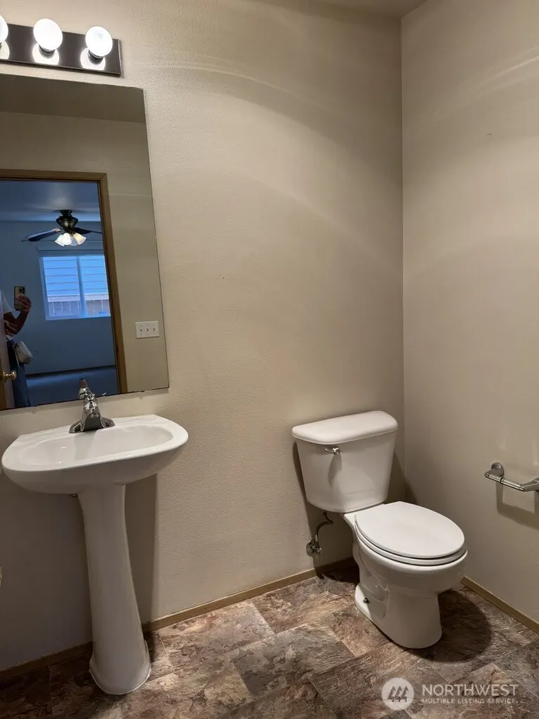 22324 NE 100th Way , Redmond, WA 98053