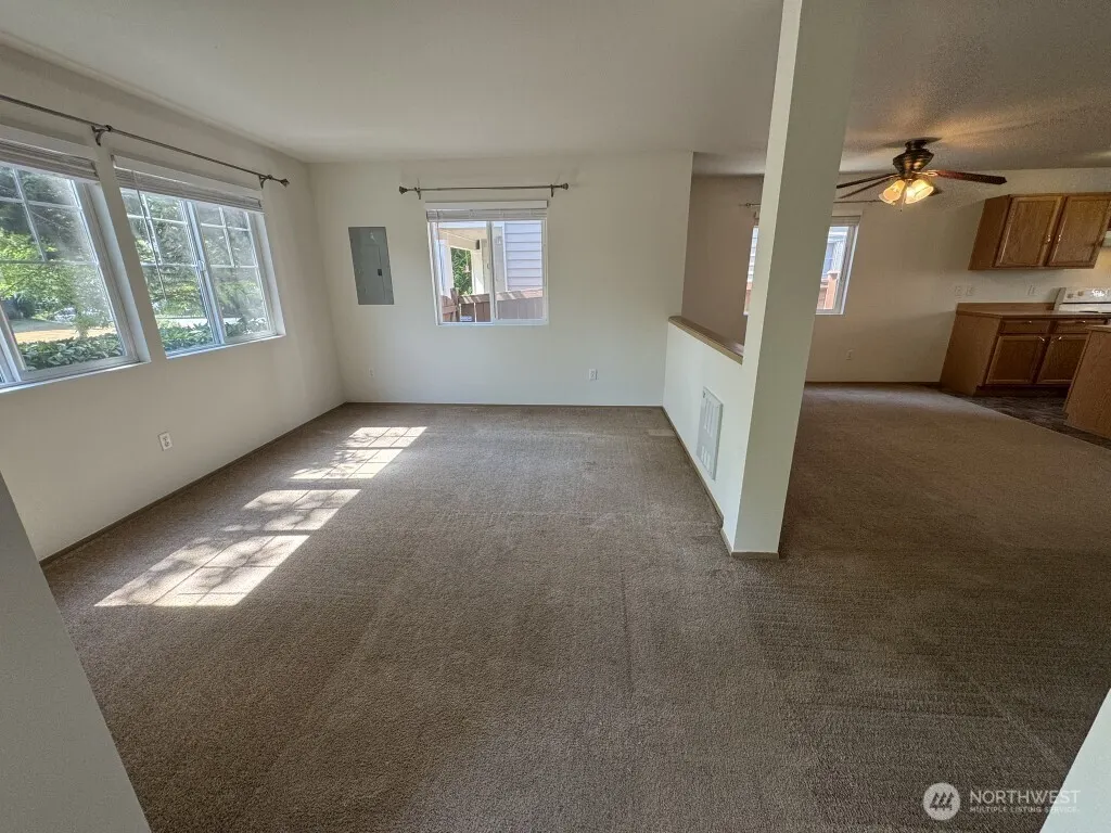 22324 NE 100th Way , Redmond, WA 98053