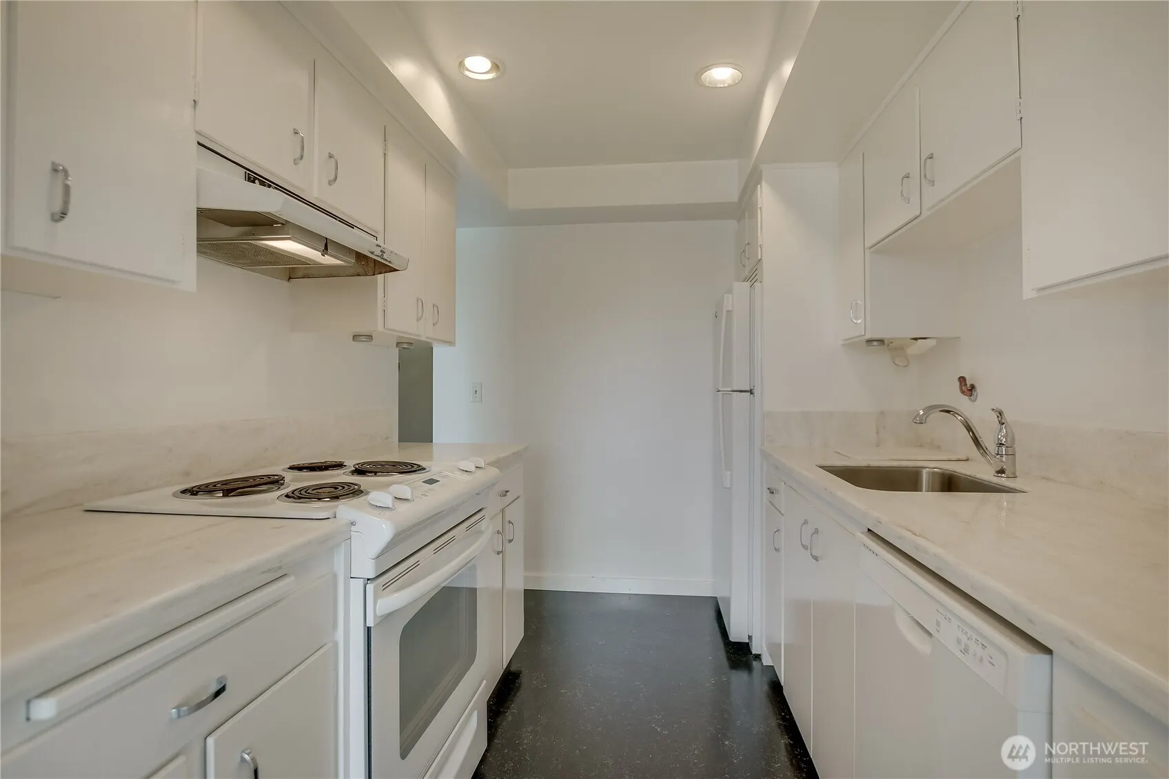 3200 W Commodore Way #304, Seattle, WA 98199