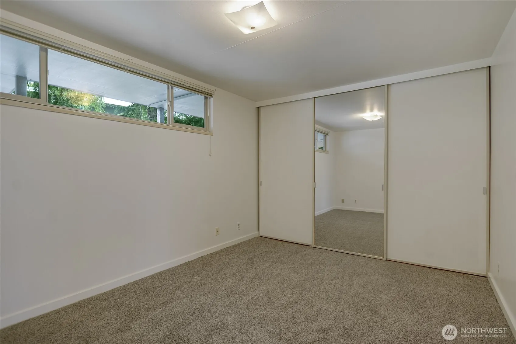 3200 W Commodore Way #304, Seattle, WA 98199