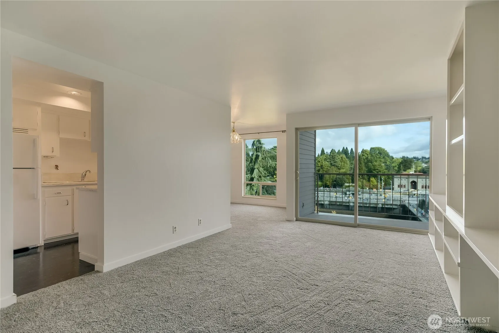 3200 W Commodore Way #304, Seattle, WA 98199