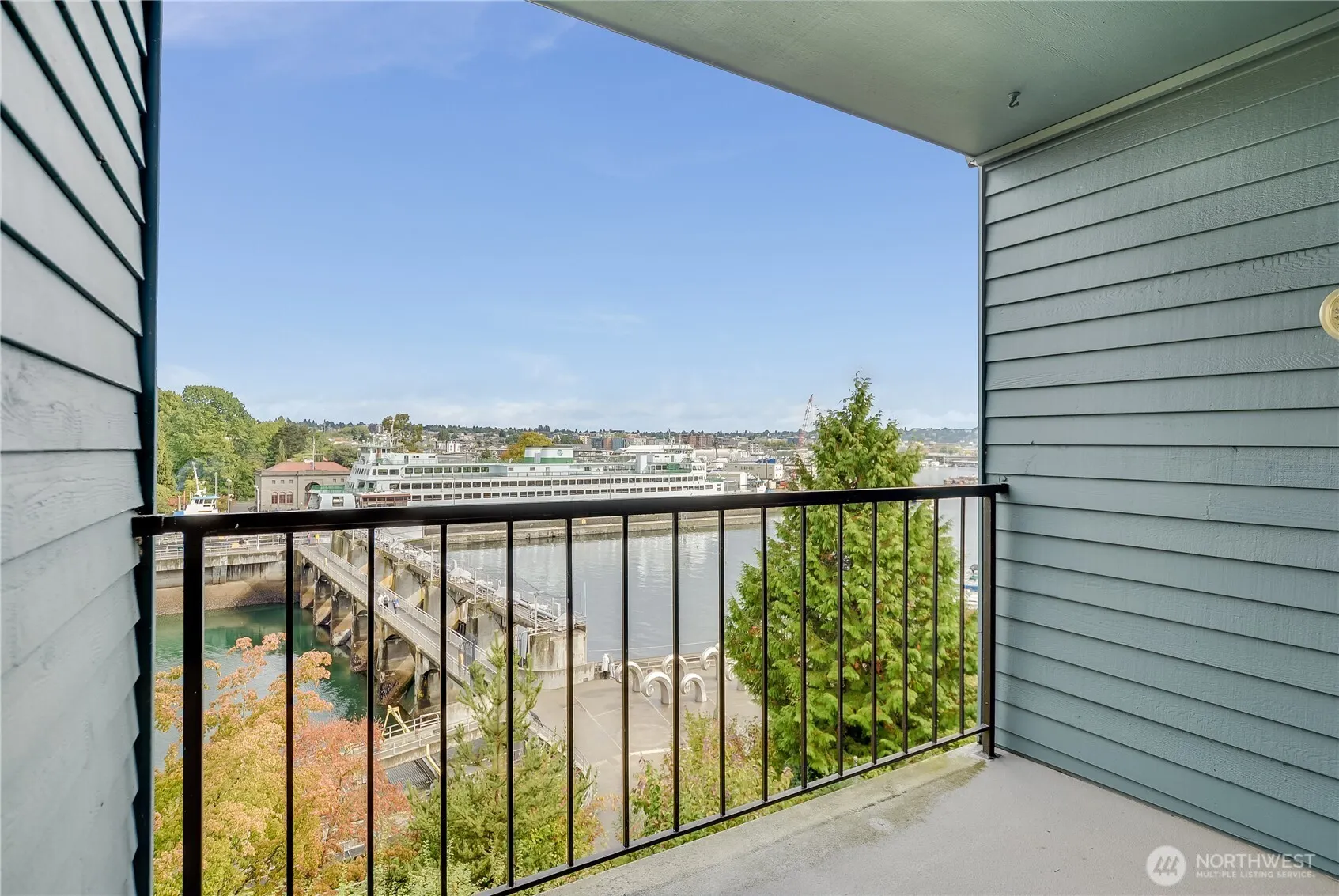 3200 W Commodore Way #304, Seattle, WA 98199