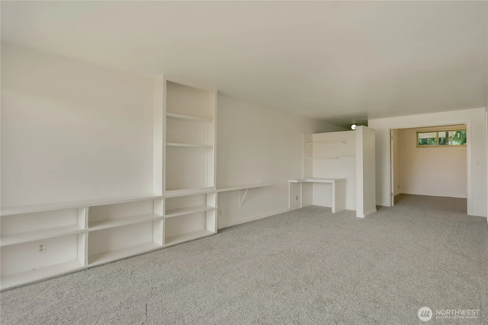 3200 W Commodore Way #304, Seattle, WA 98199
