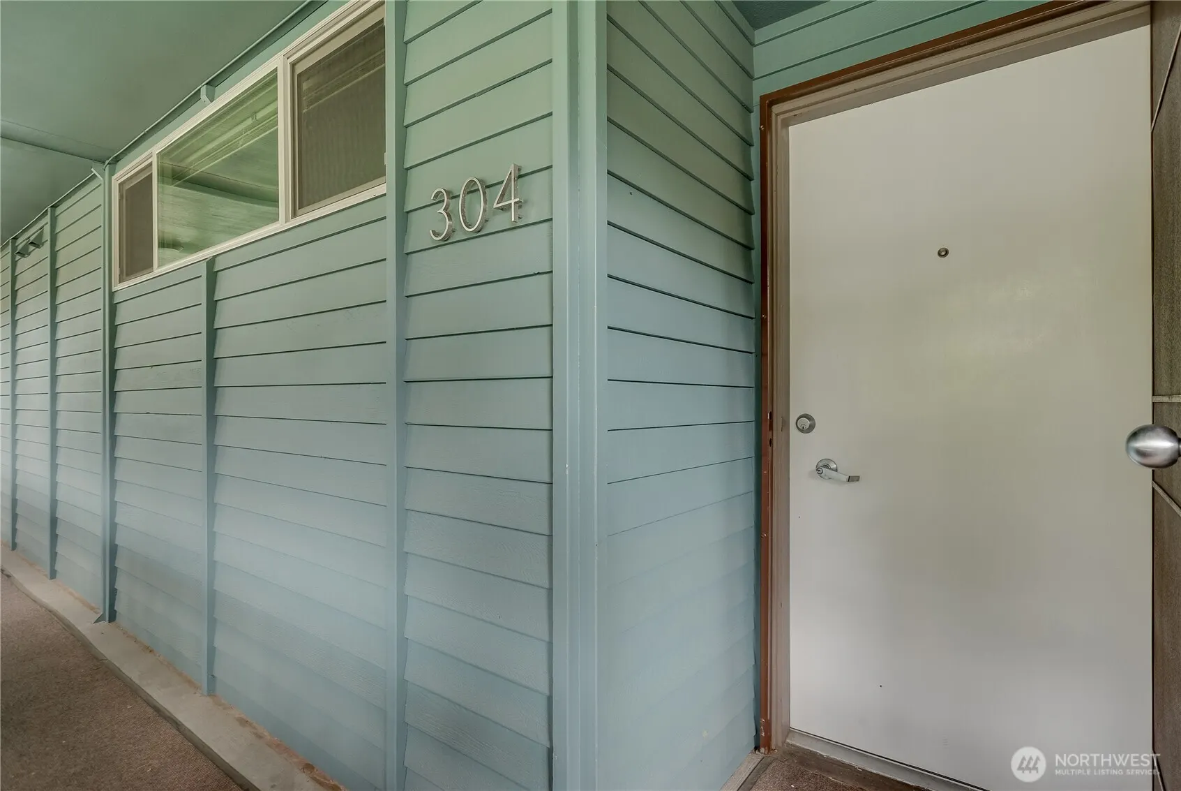 3200 W Commodore Way #304, Seattle, WA 98199