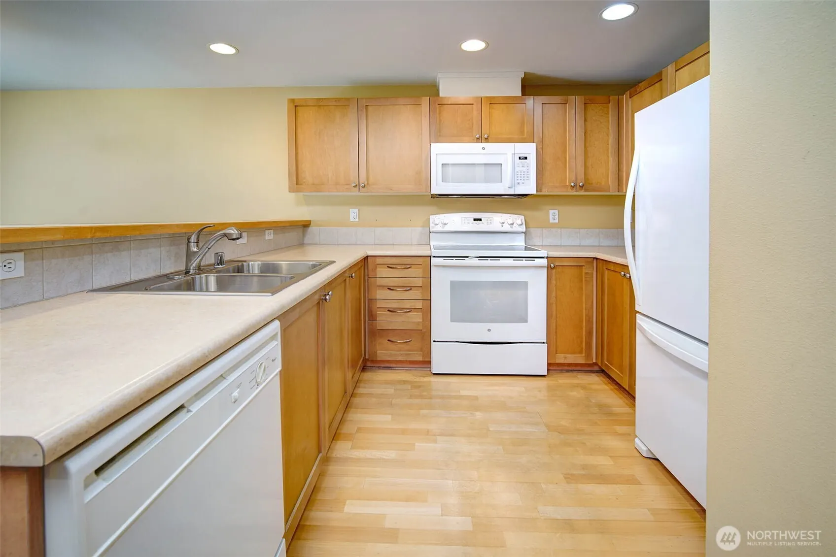 11920 98th Avenue NE #205, Kirkland, WA 98034
