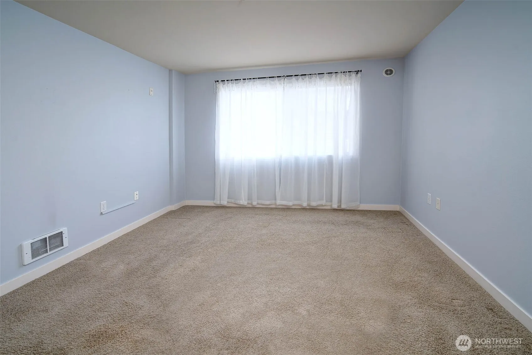 11920 98th Avenue NE #205, Kirkland, WA 98034