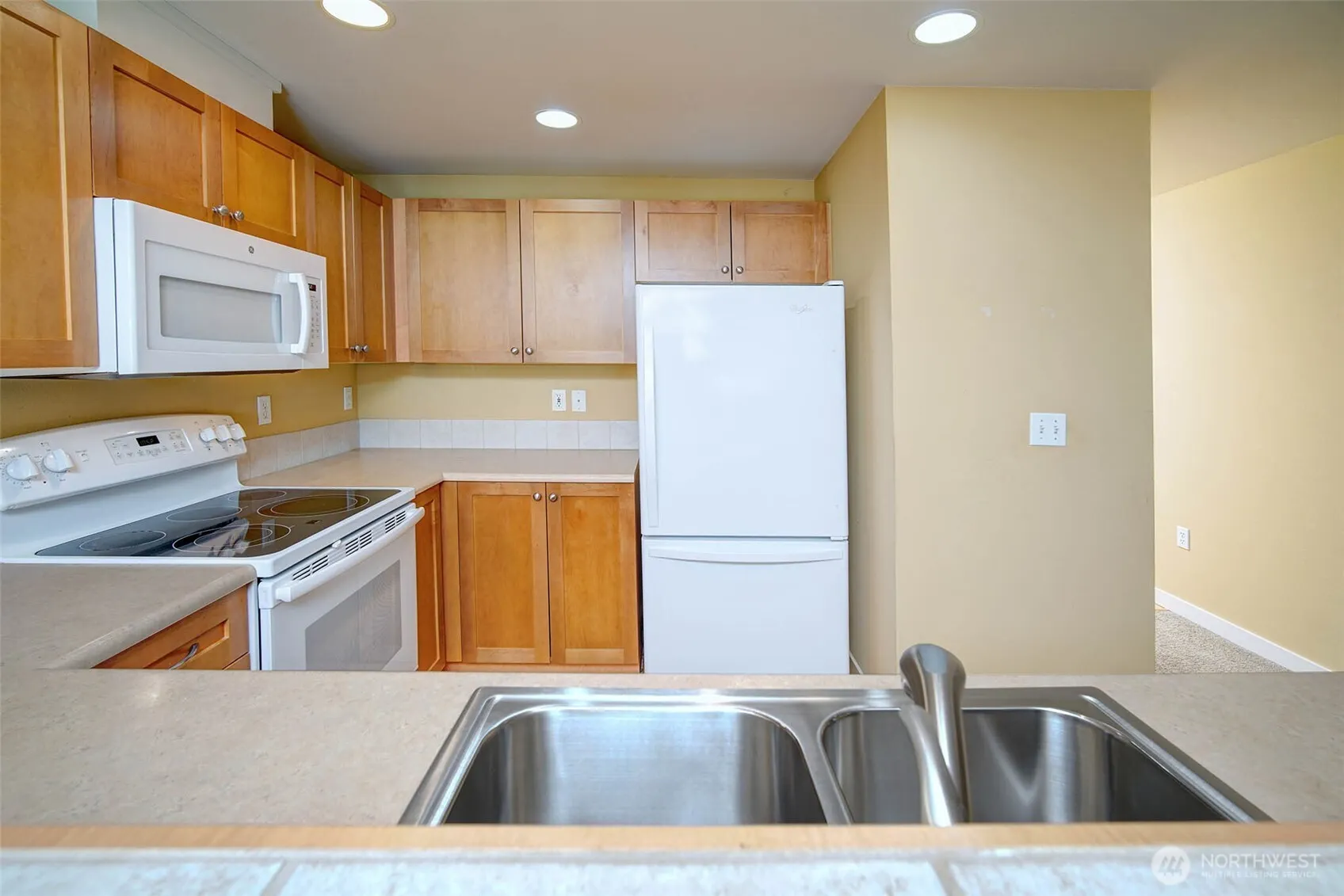11920 98th Avenue NE #205, Kirkland, WA 98034