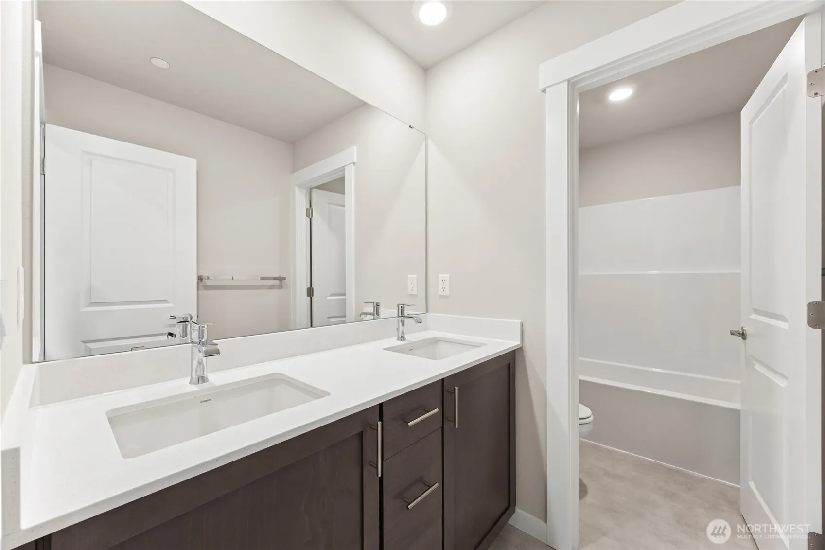 13512 NE 106th Court #27, Kirkland, WA 98033