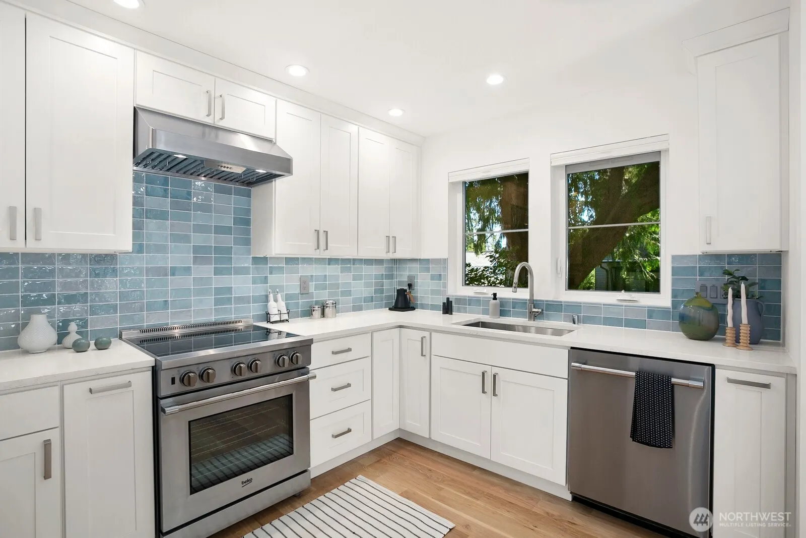 10421 41st Avenue SW, Seattle, WA 98146