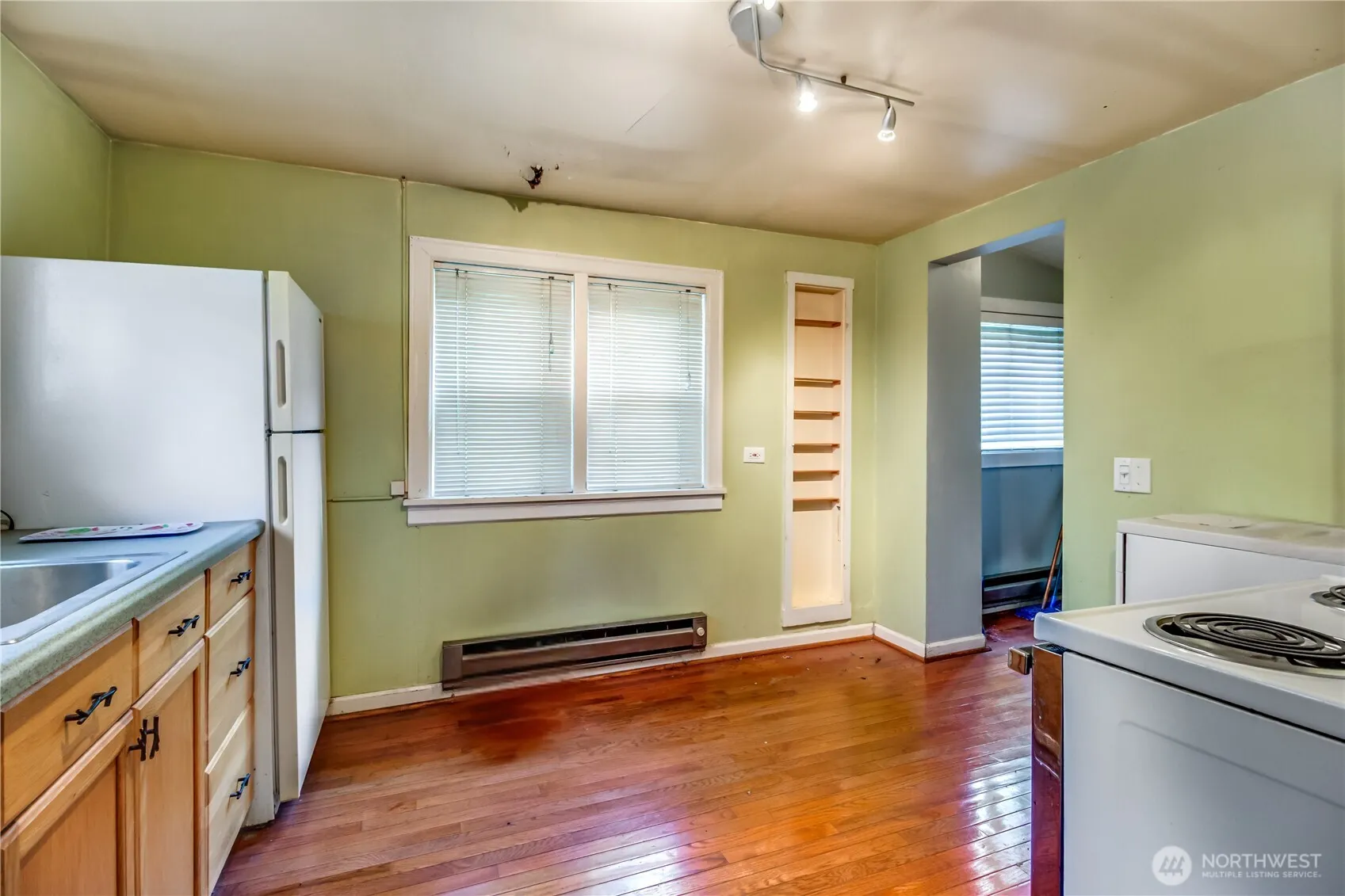 9817 35th Avenue SW, Seattle, WA 98126