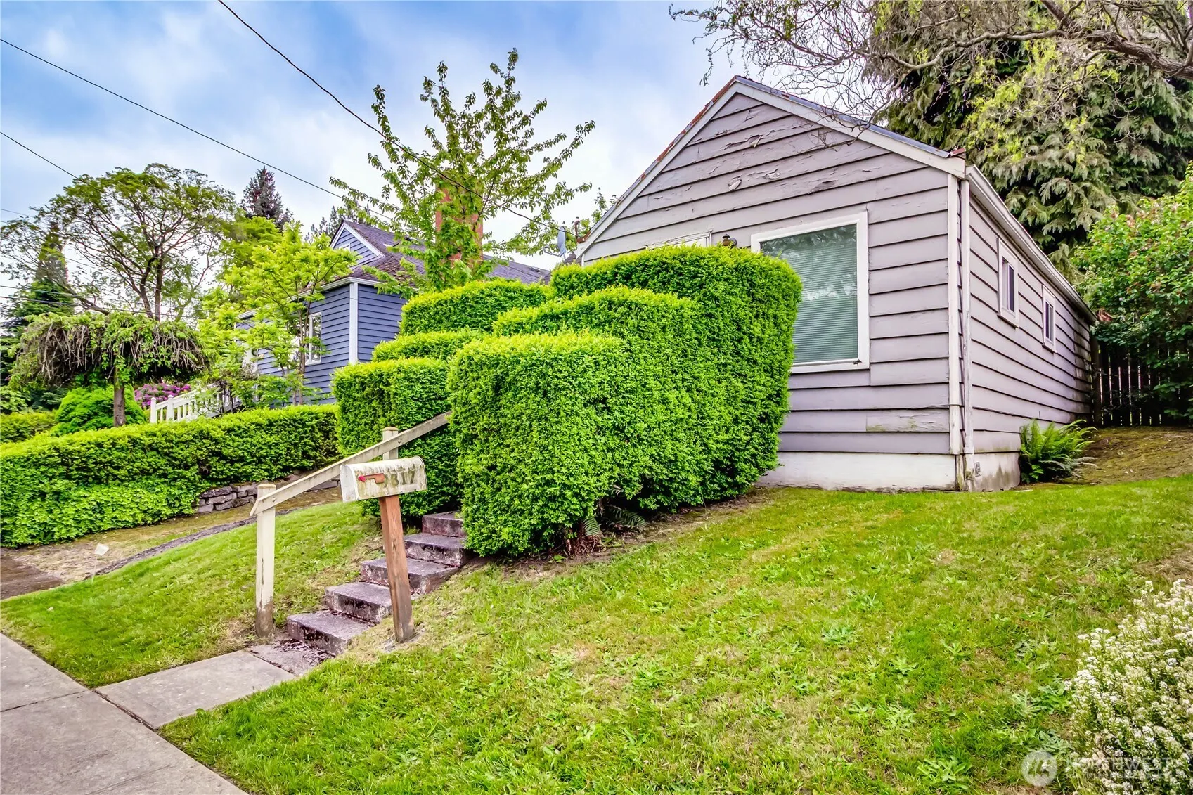 9817 35th Avenue SW, Seattle, WA 98126
