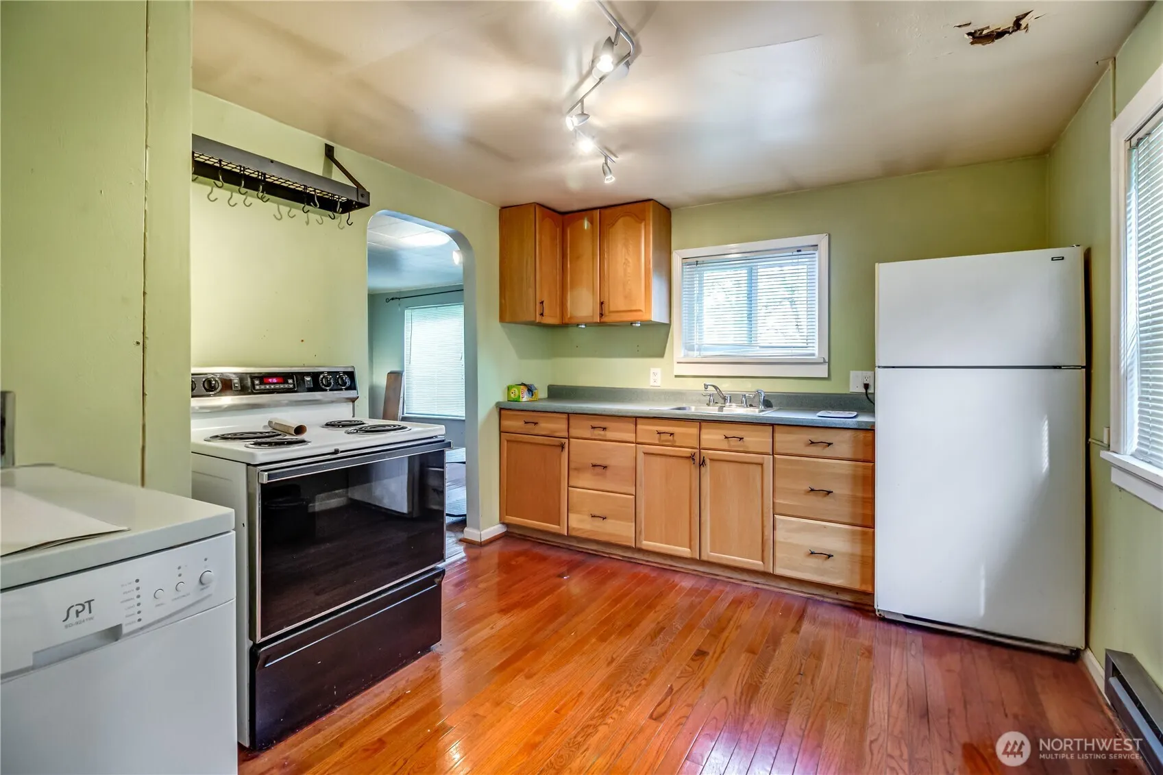 9817 35th Avenue SW, Seattle, WA 98126