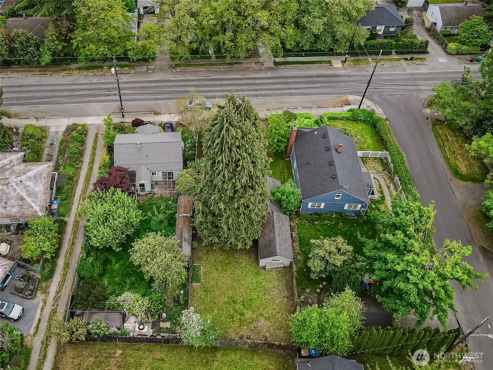 9817 35th Avenue SW, Seattle, WA 98126