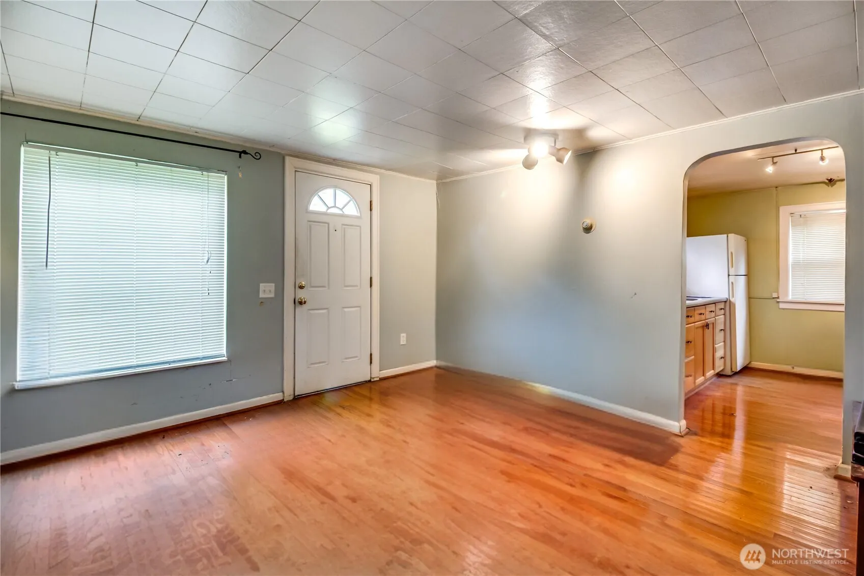 9817 35th Avenue SW, Seattle, WA 98126
