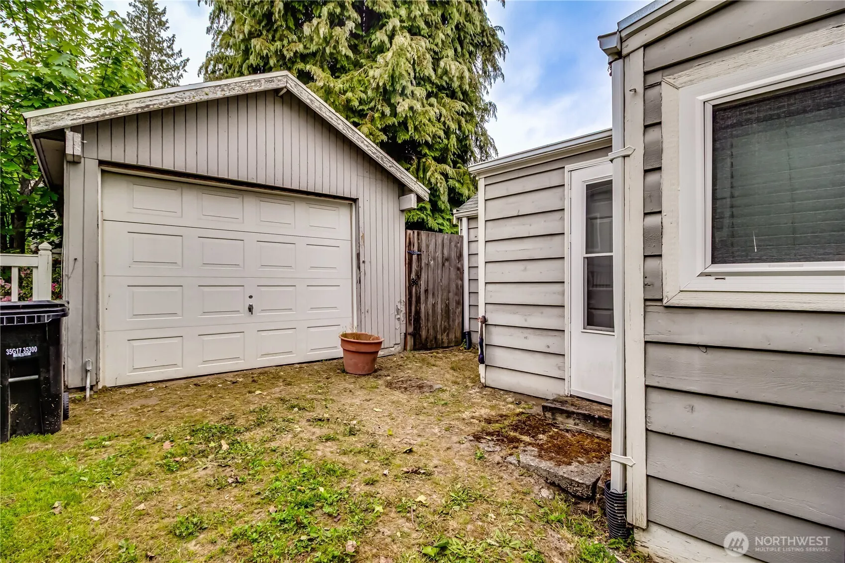 9817 35th Avenue SW, Seattle, WA 98126