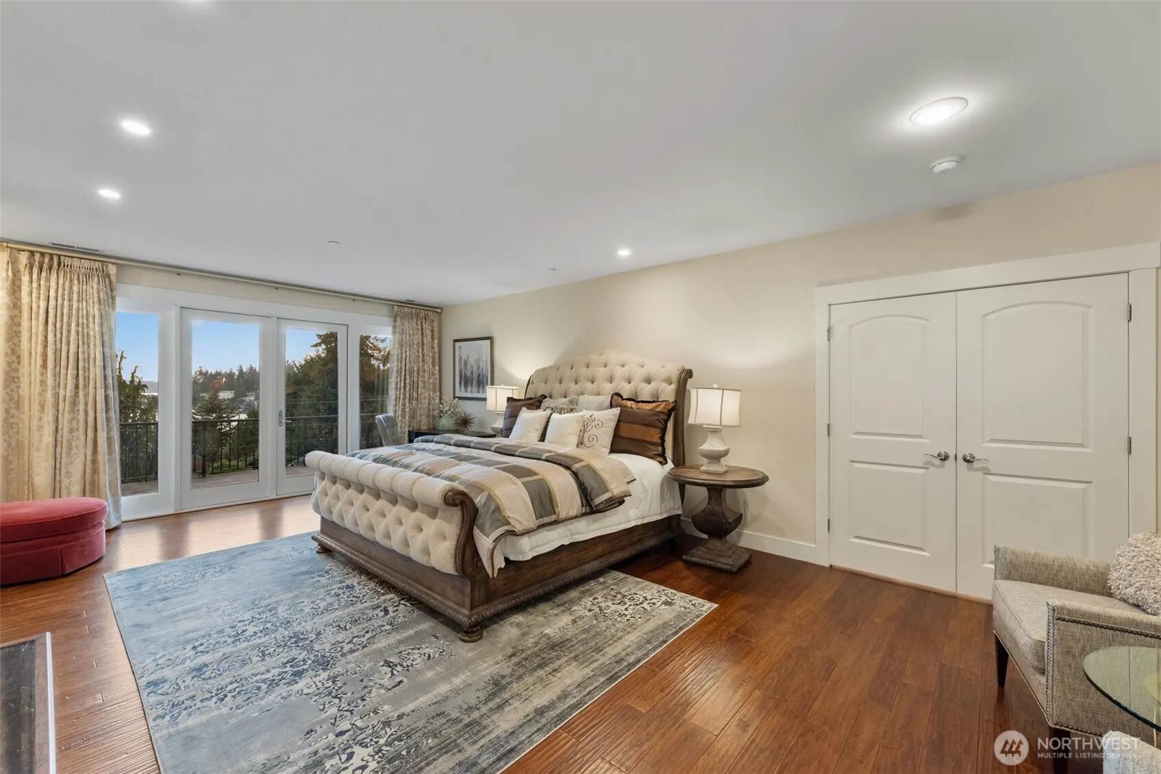 9426 Lake Washington Boulevard NE, Bellevue, WA 98004