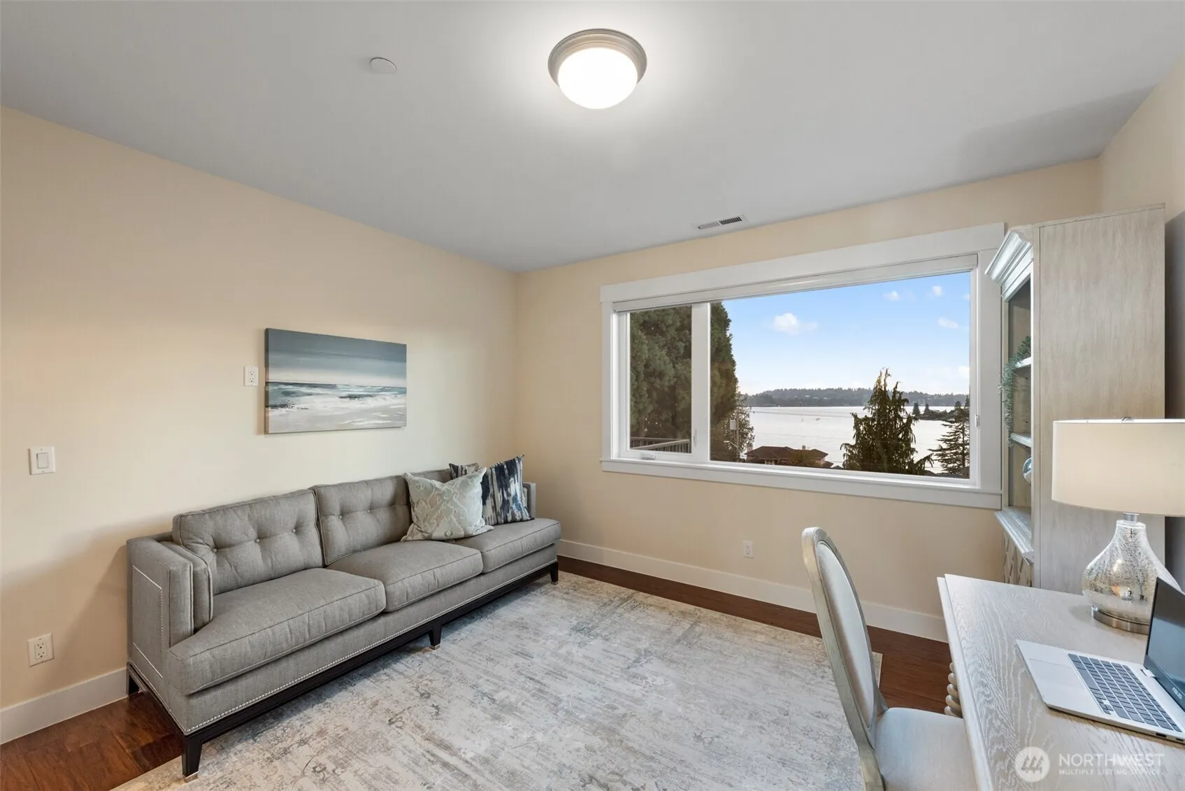 9426 Lake Washington Boulevard NE, Bellevue, WA 98004