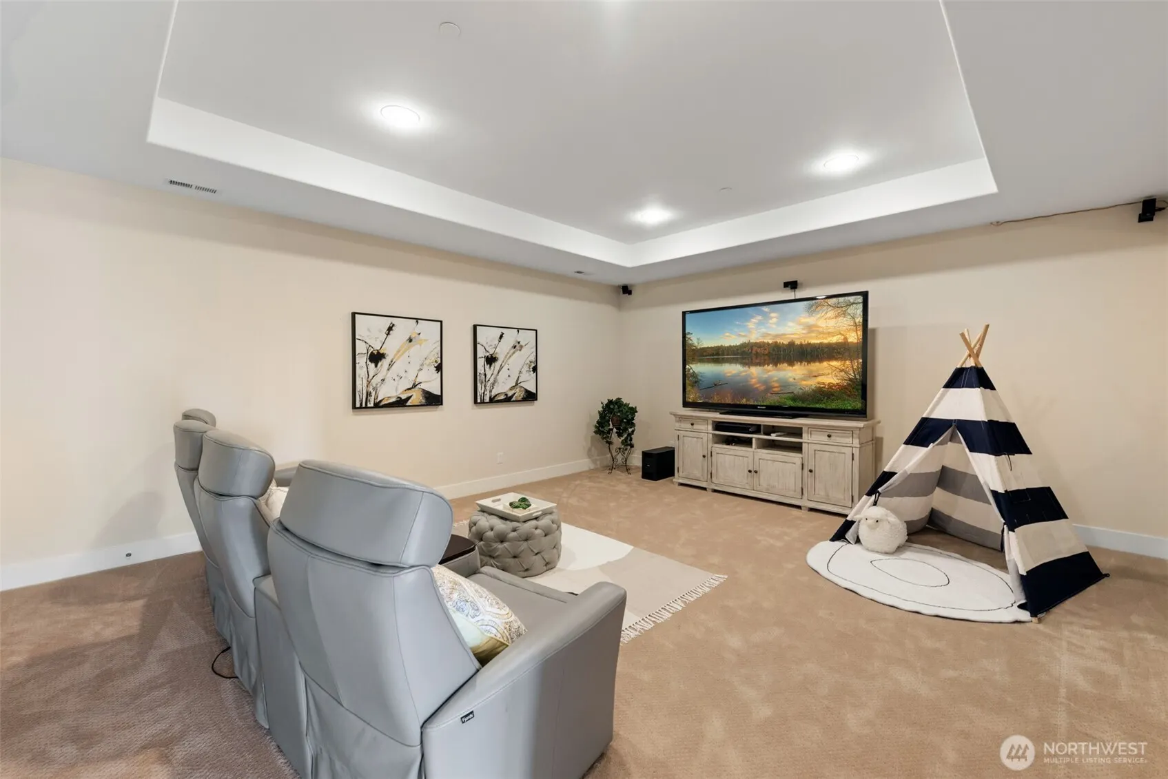 9426 Lake Washington Boulevard NE, Bellevue, WA 98004