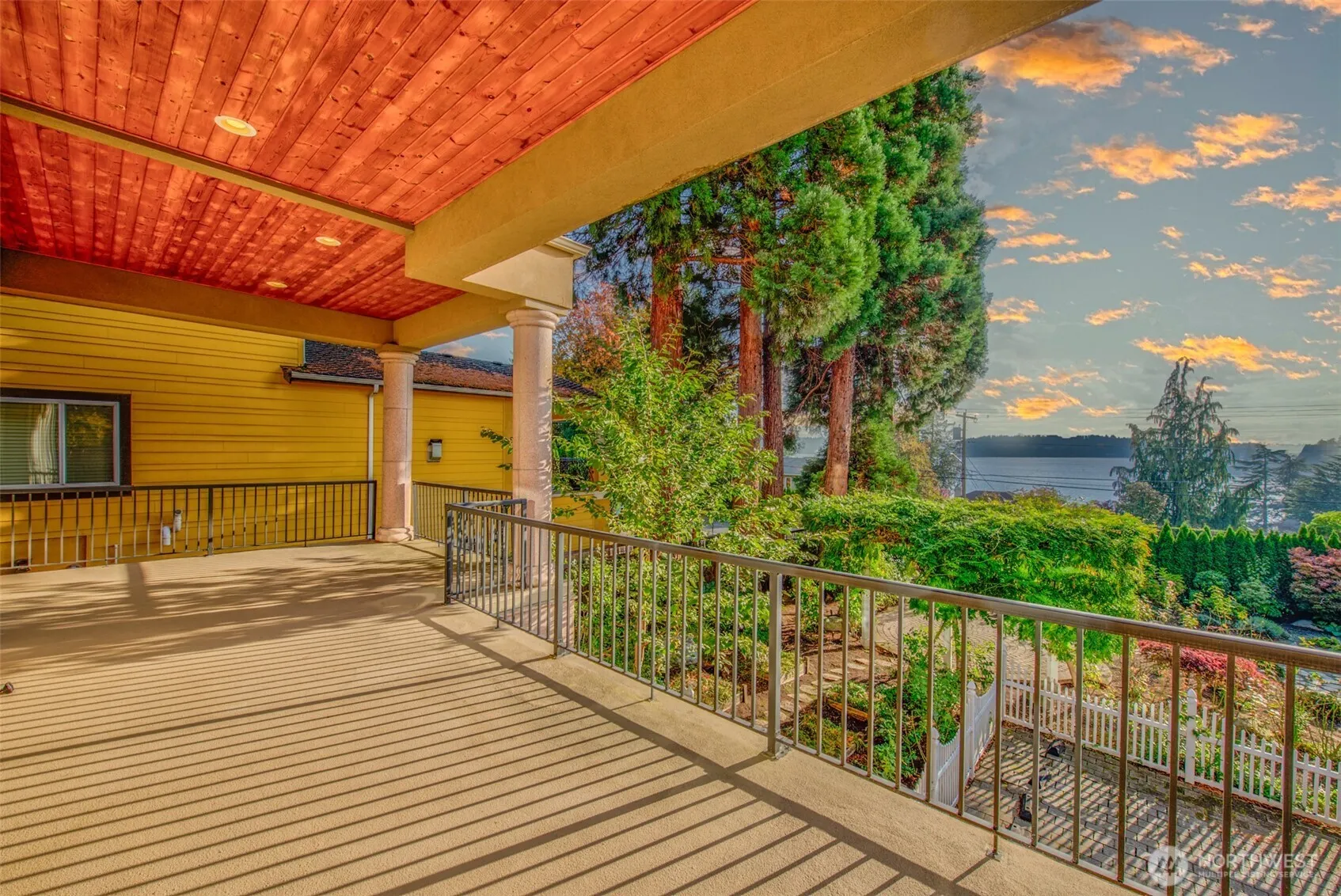 9426 Lake Washington Boulevard NE, Bellevue, WA 98004