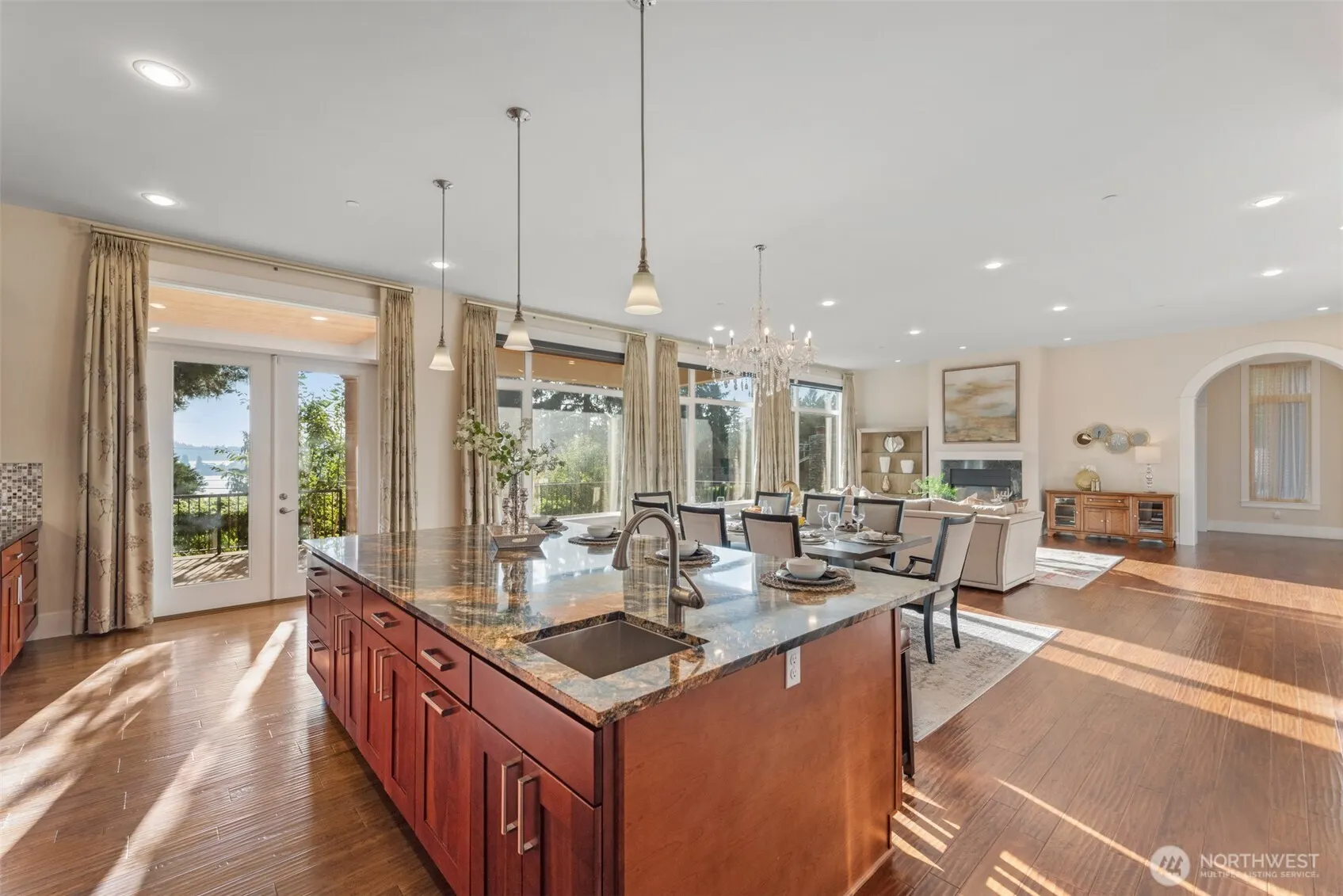 9426 Lake Washington Boulevard NE, Bellevue, WA 98004