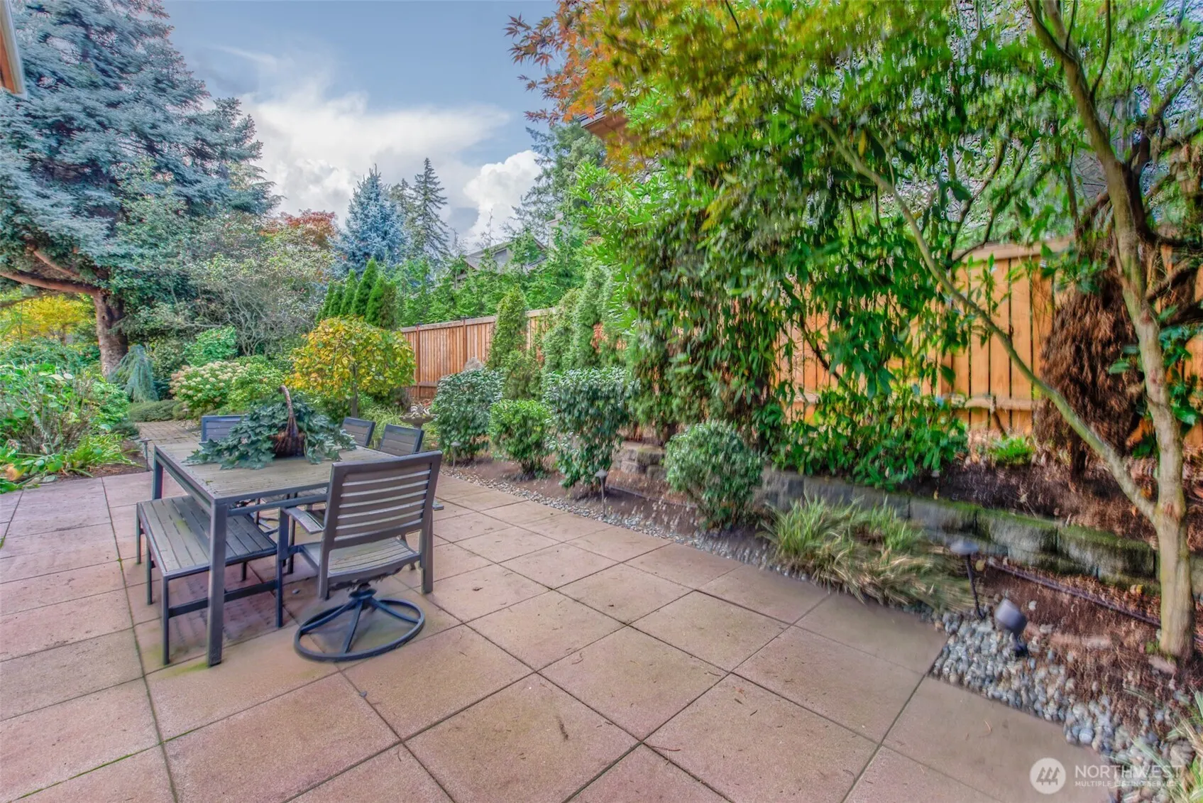 9426 Lake Washington Boulevard NE, Bellevue, WA 98004