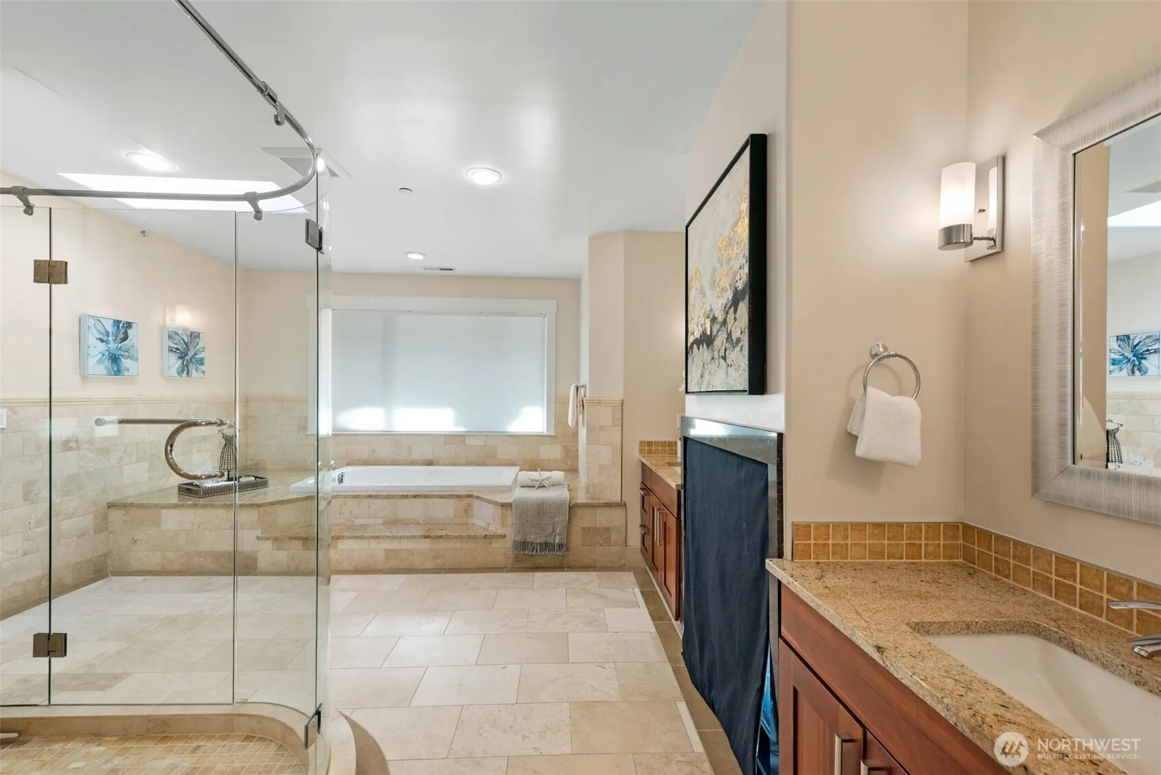 9426 Lake Washington Boulevard NE, Bellevue, WA 98004