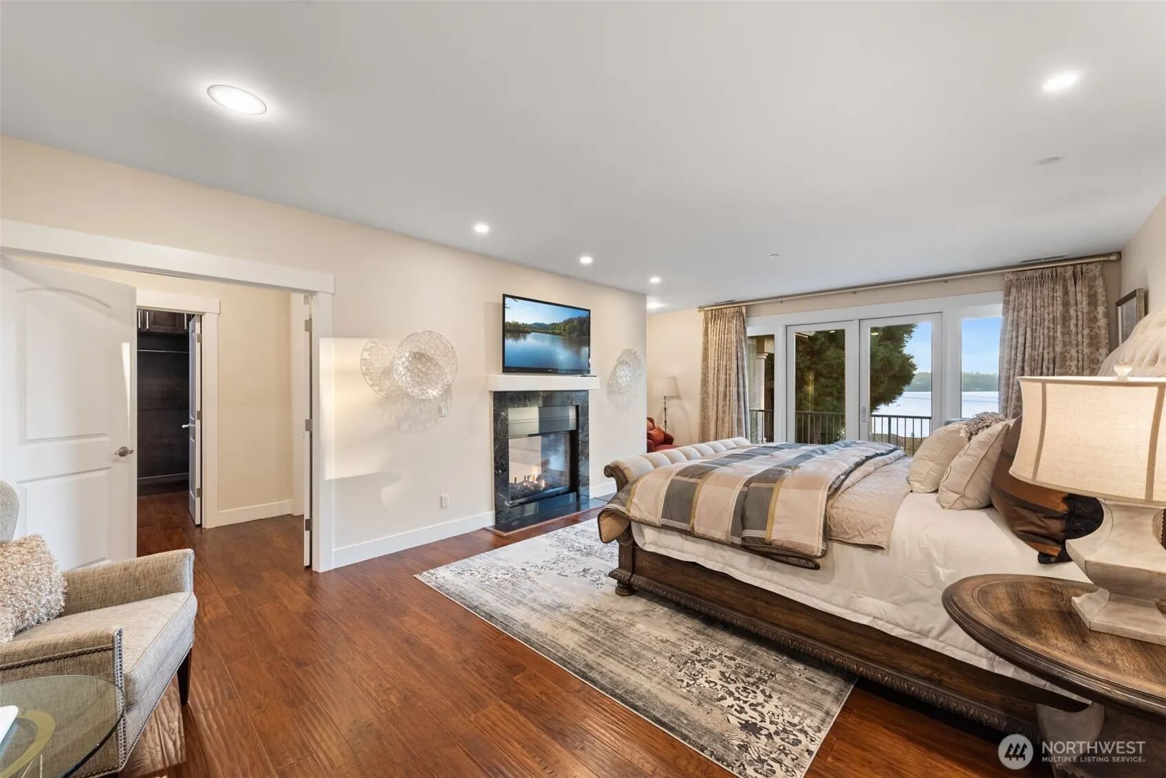 9426 Lake Washington Boulevard NE, Bellevue, WA 98004