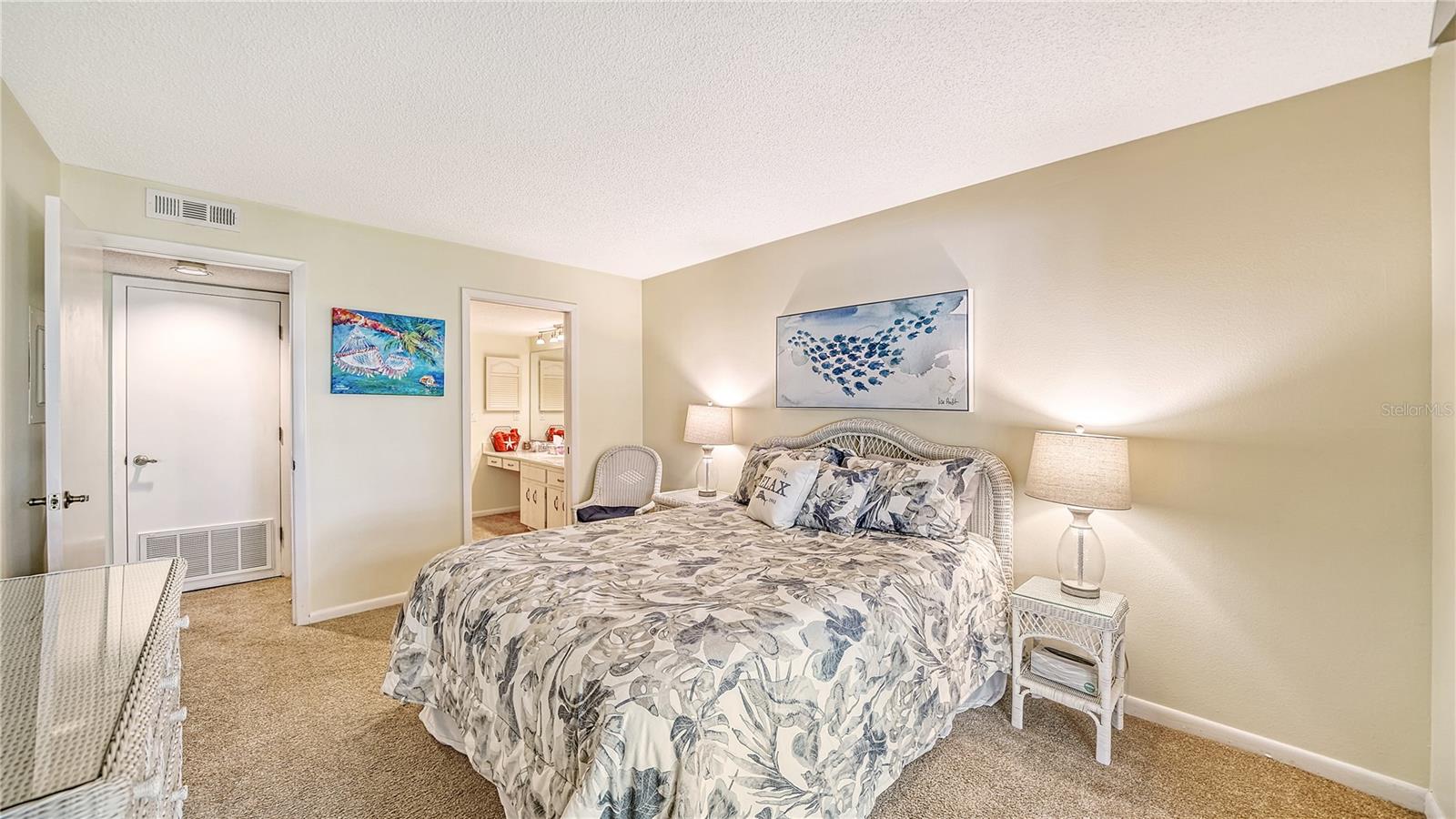 149 ENGLEWOOD ISLES PKWY #611, #611