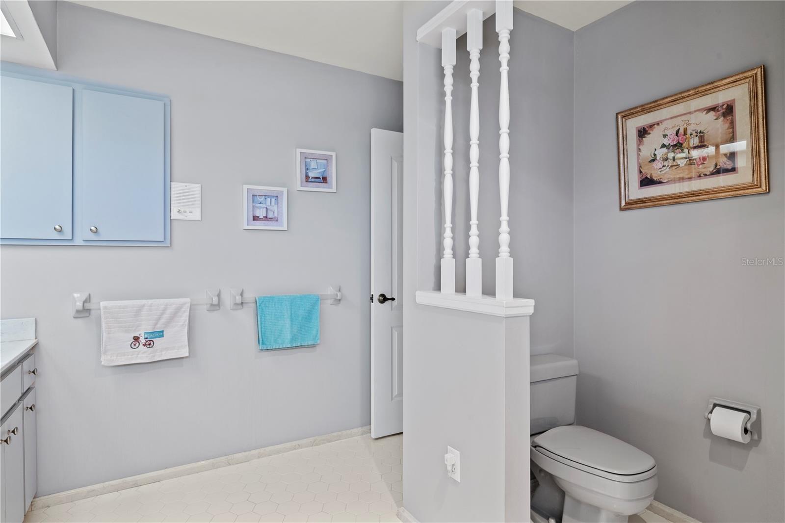 2 BUNKER CIR
