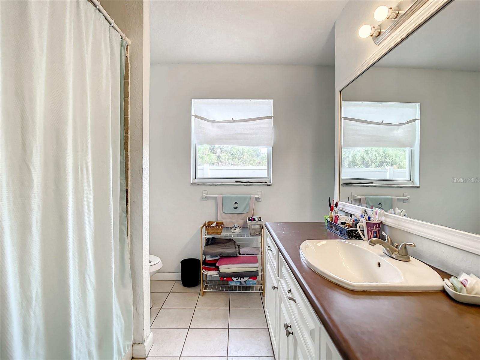 2121 GENTIAN RD