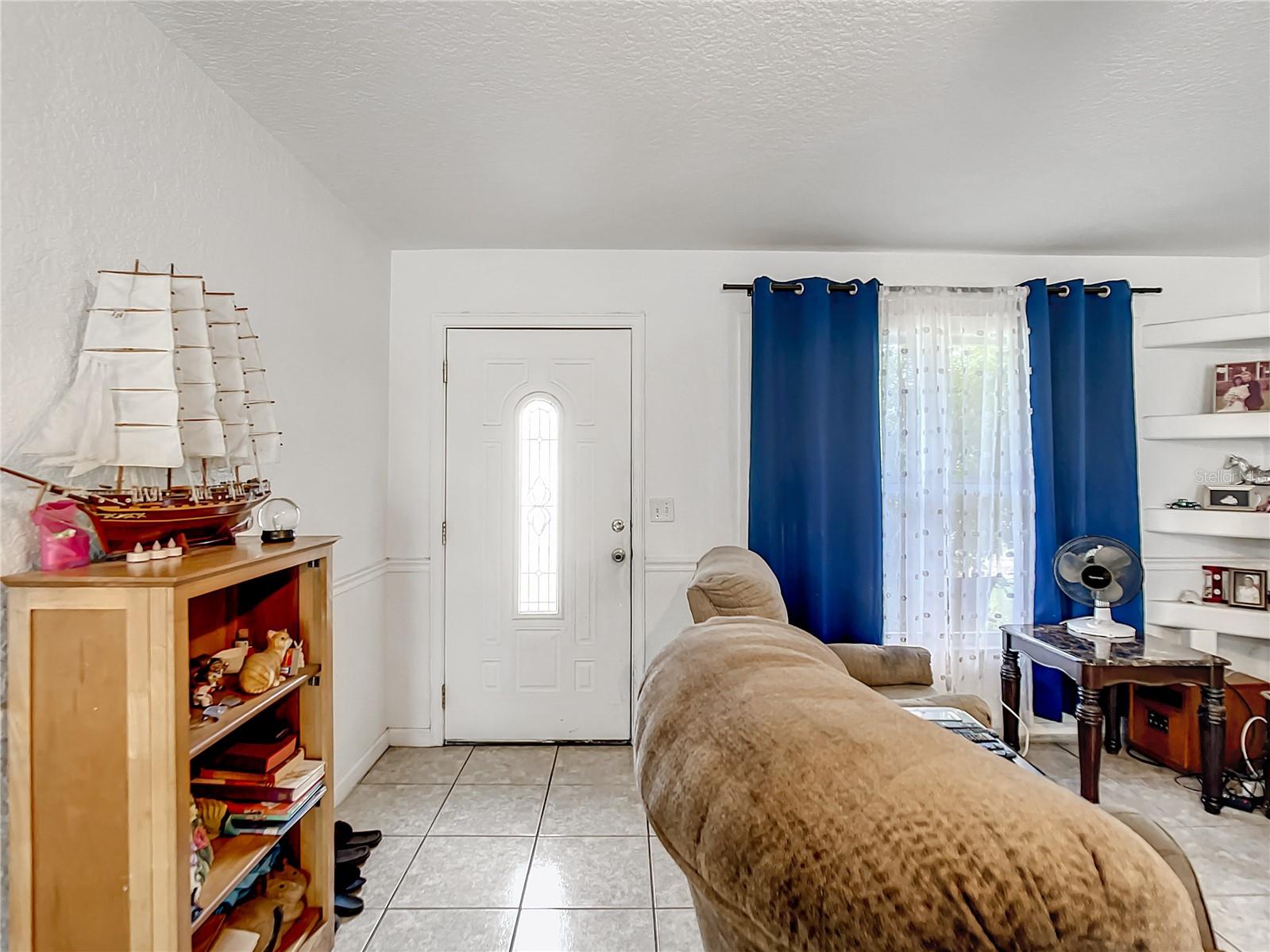 2121 GENTIAN RD