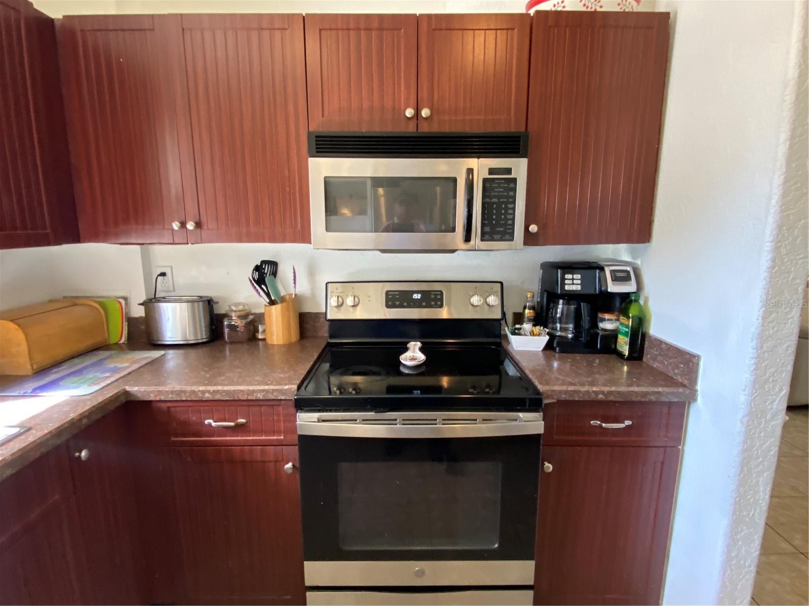2121 GENTIAN RD