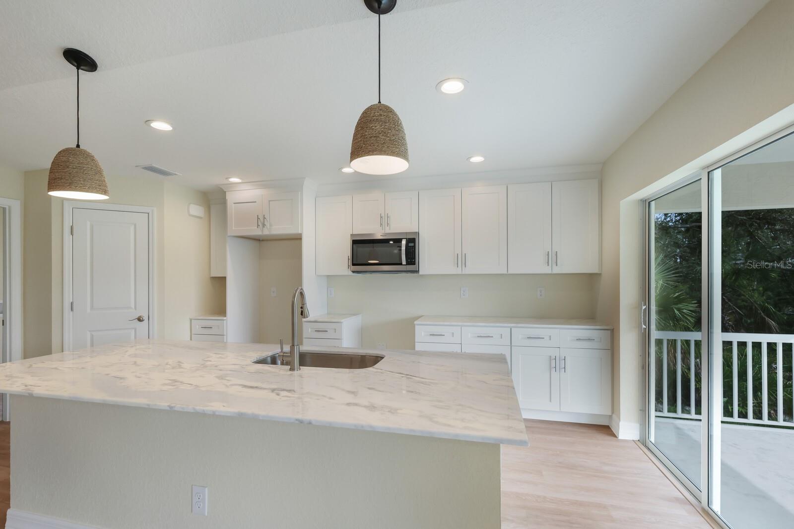 229 BAYTREE DR