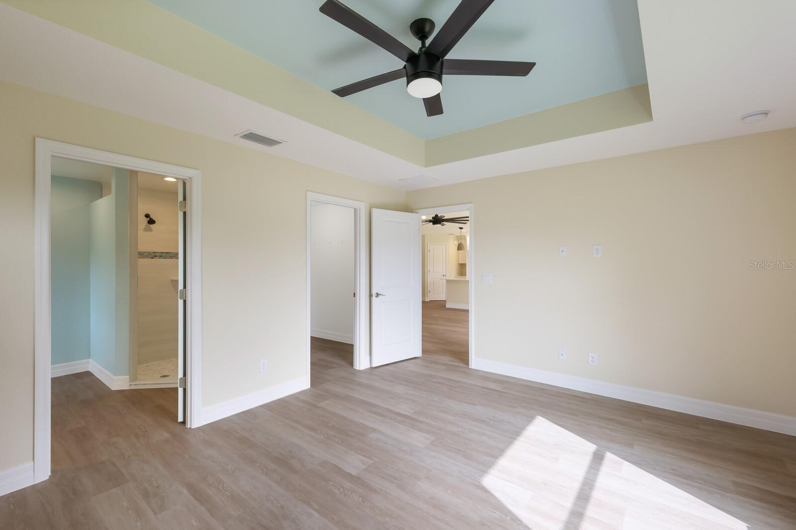 229 BAYTREE DR