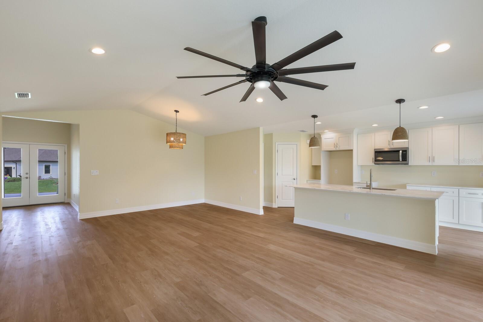 229 BAYTREE DR