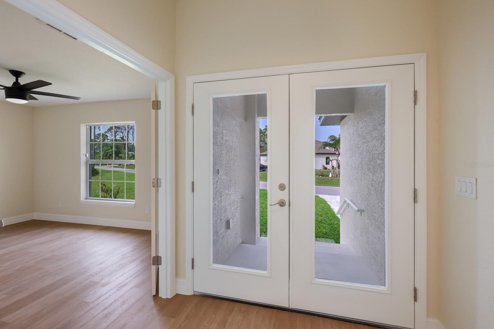 229 BAYTREE DR