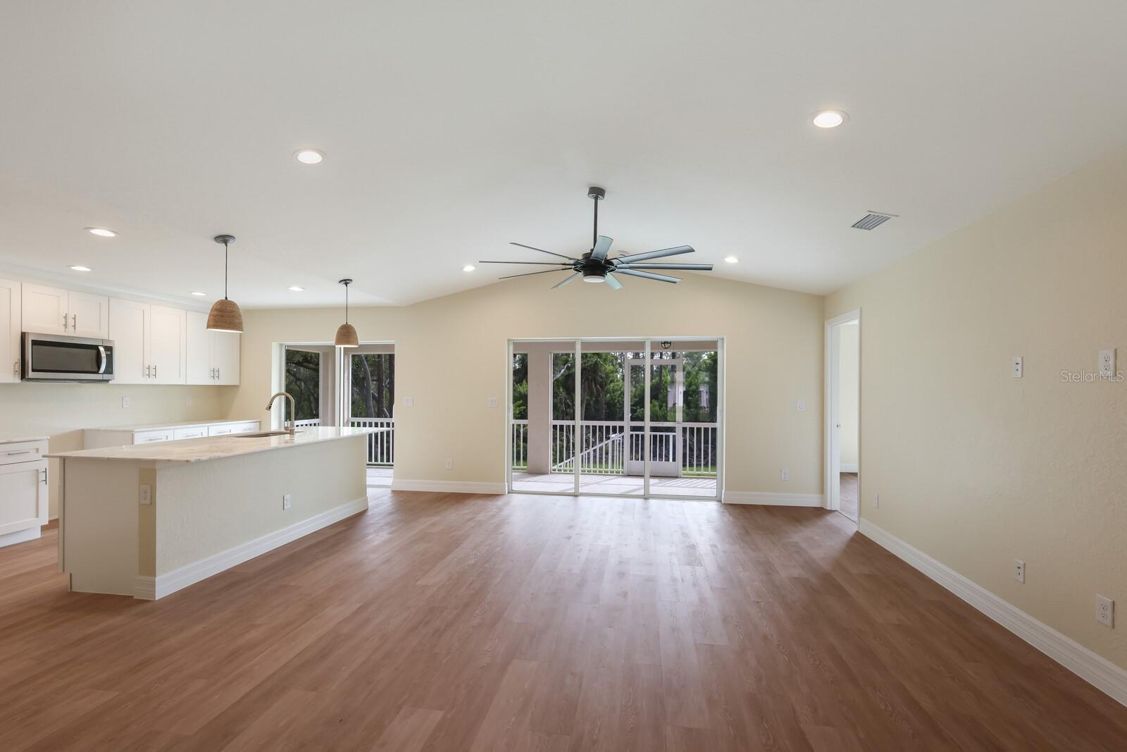 229 BAYTREE DR