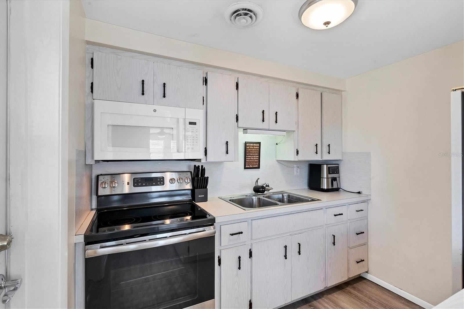 56 WARREN AVE
