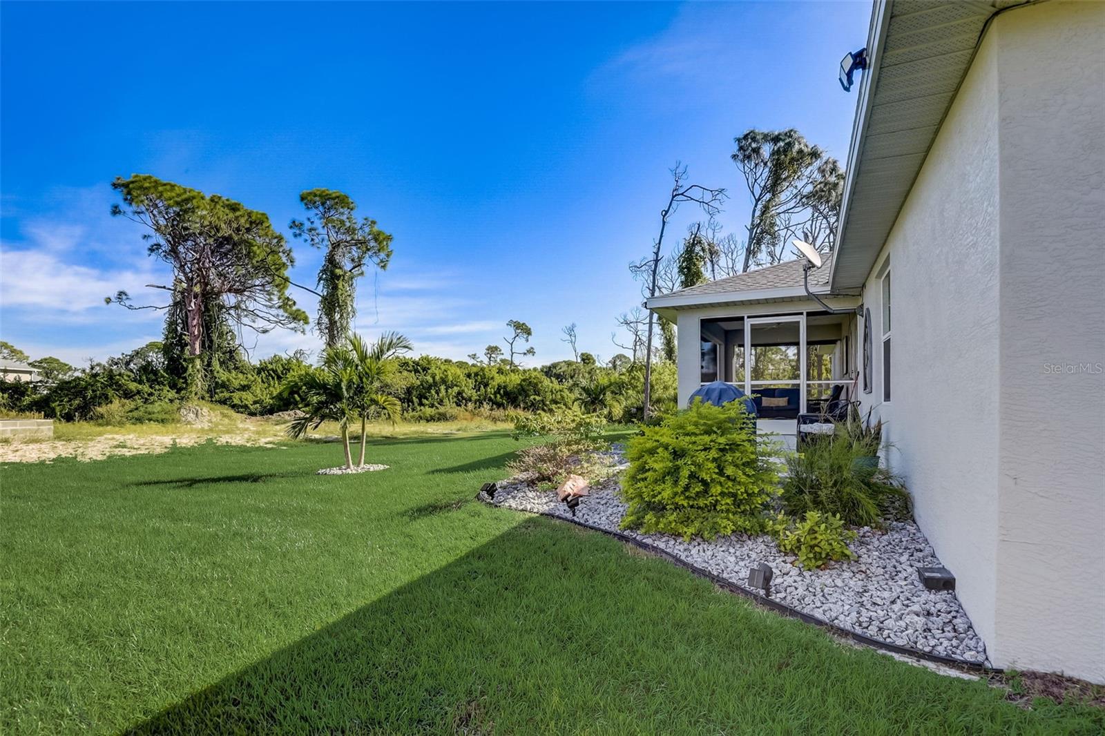 130 GLADES DR