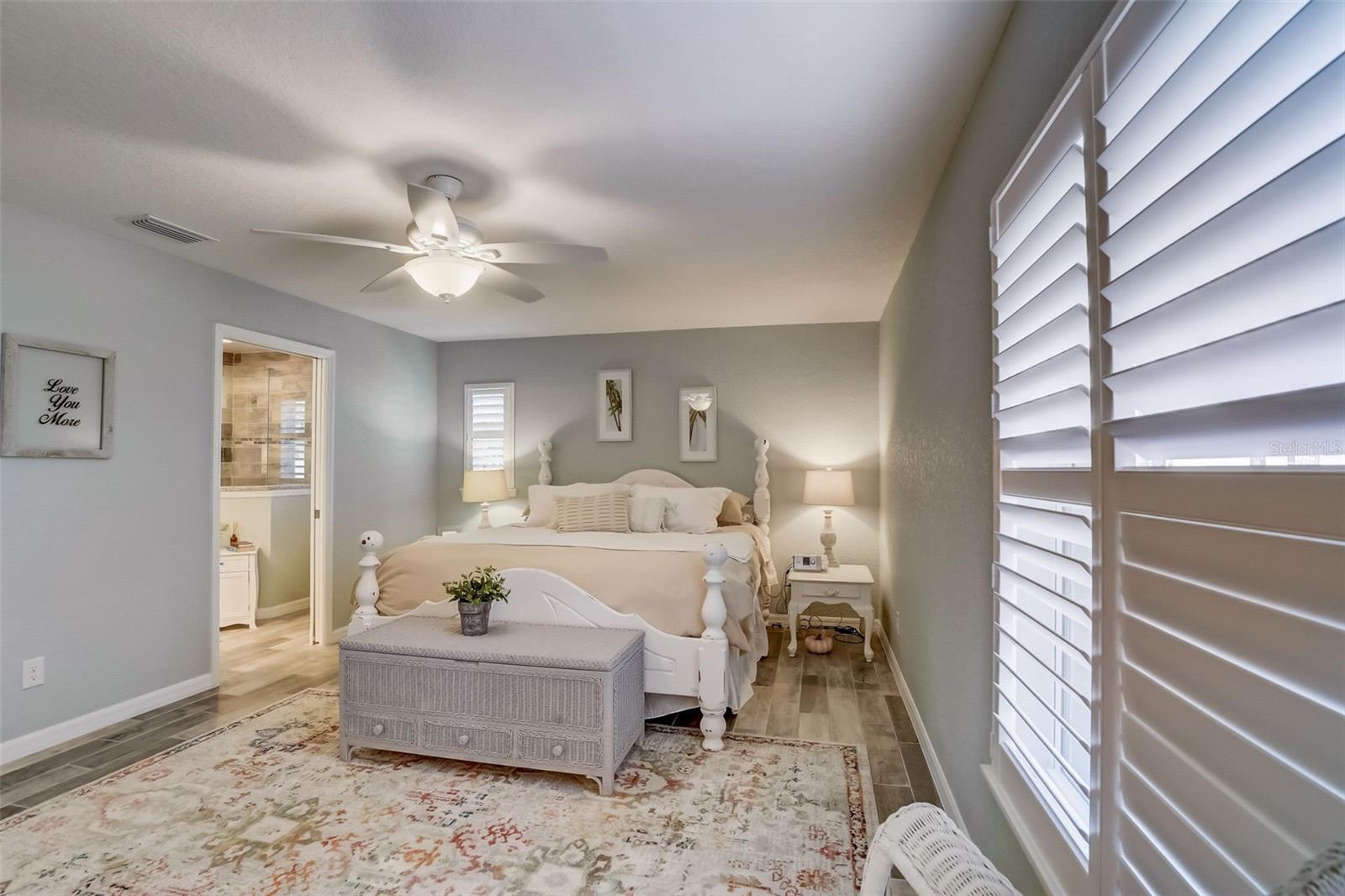 130 GLADES DR