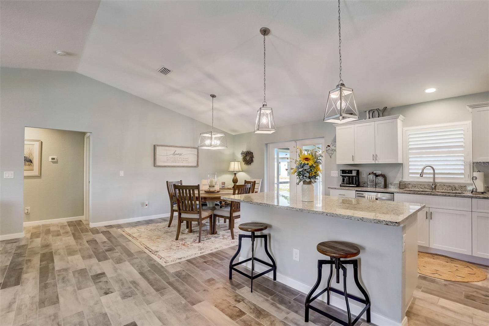 130 GLADES DR