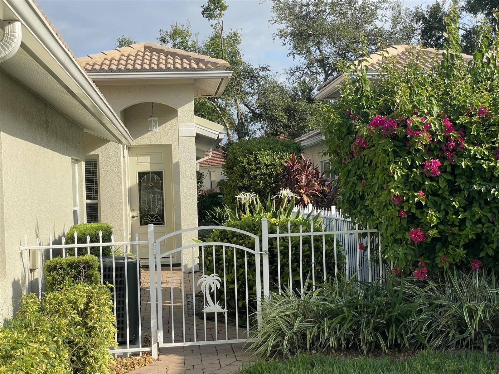 413 LEHALIS DR