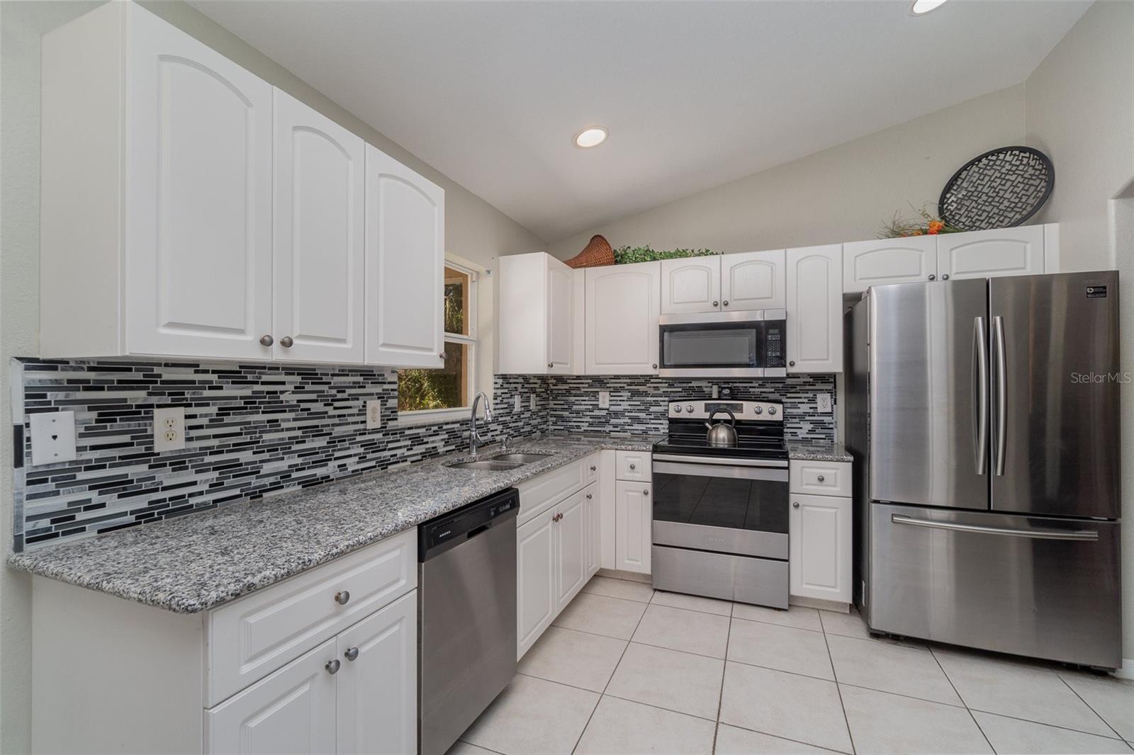 2487 MALIBU LN