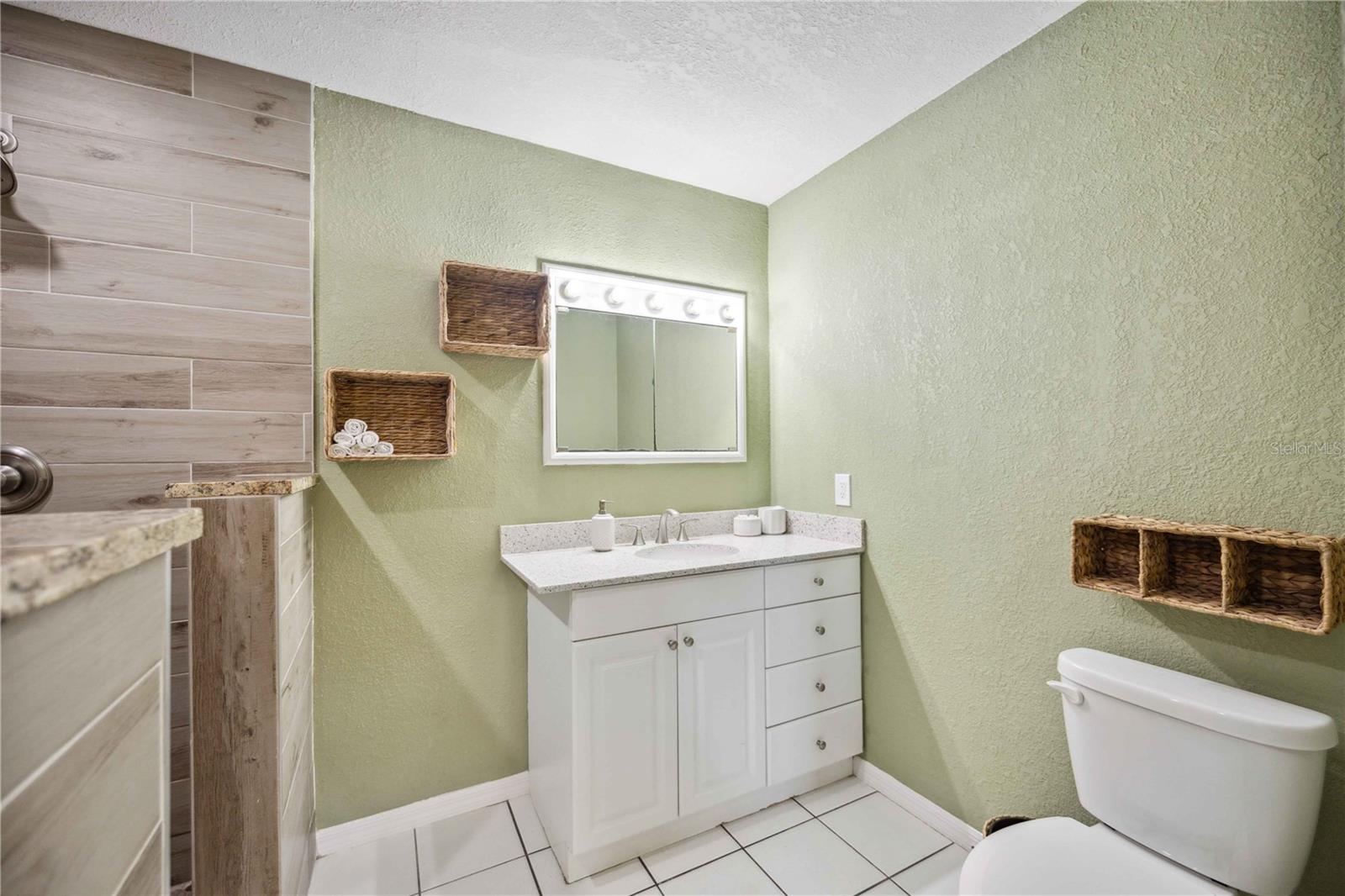 2480 COLONADE LN