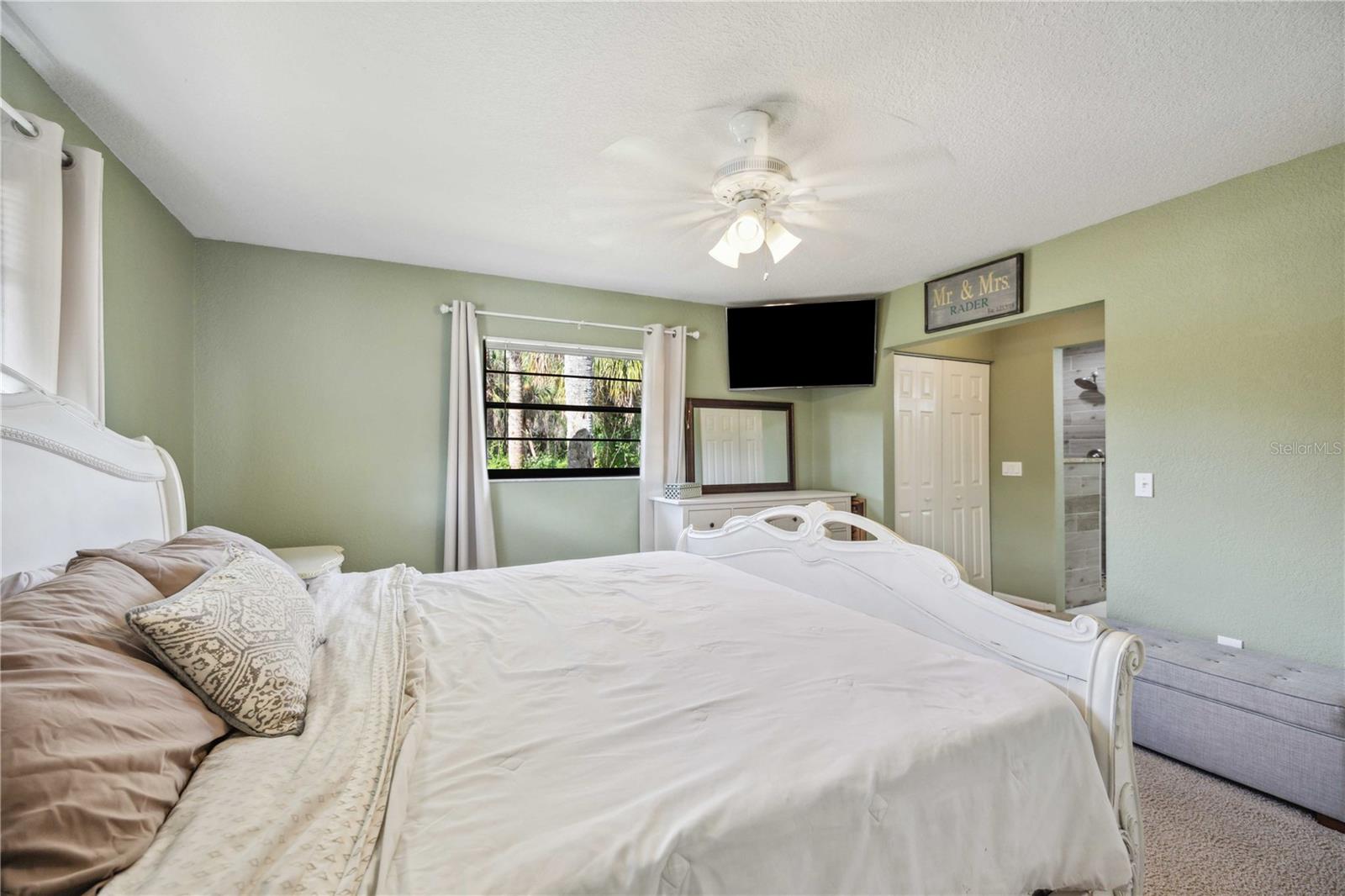 2480 COLONADE LN