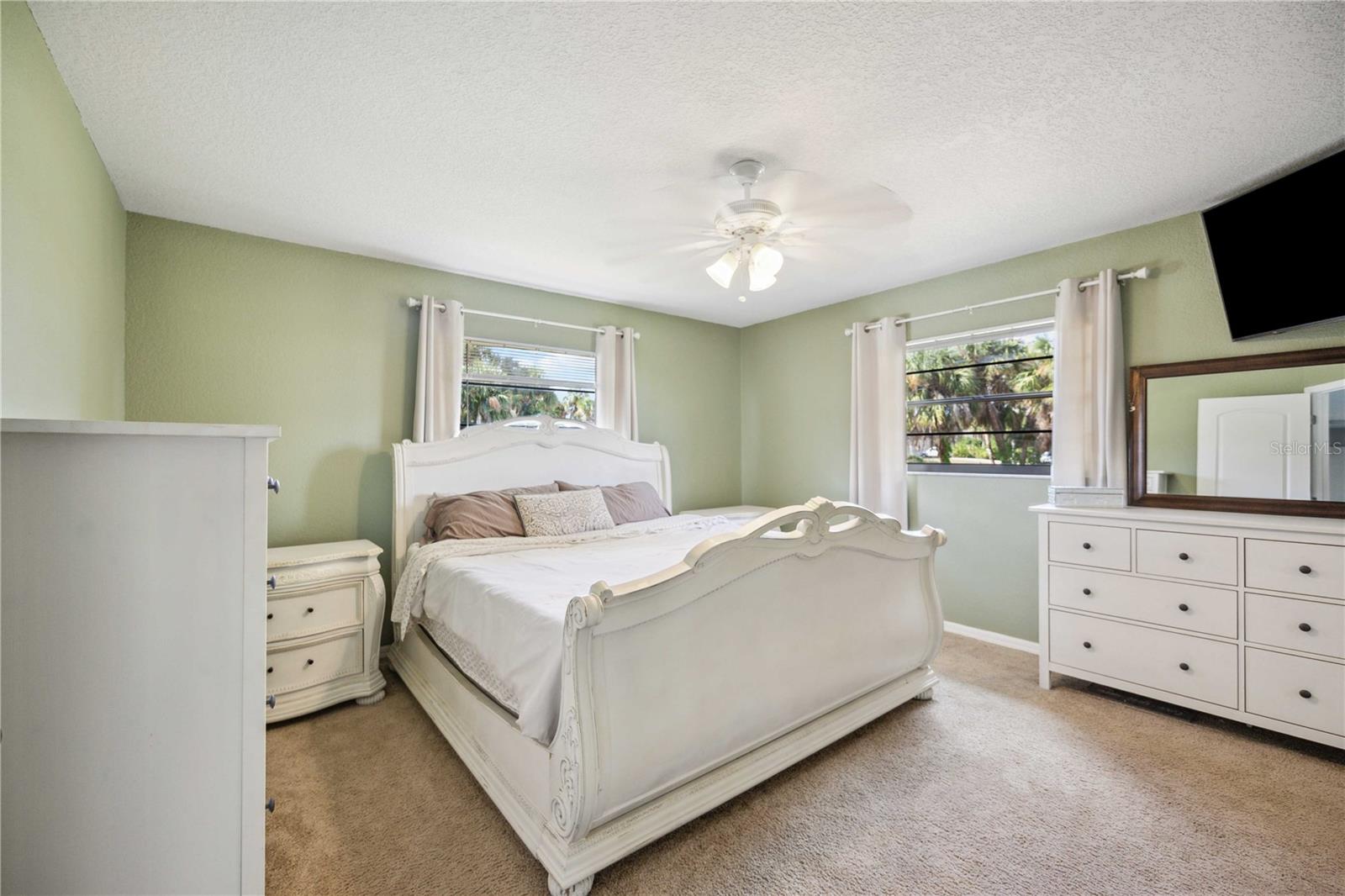 2480 COLONADE LN